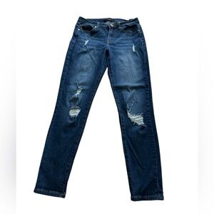 KanCan Distressed Skinny Jeans, size 28/9 Medium Wash